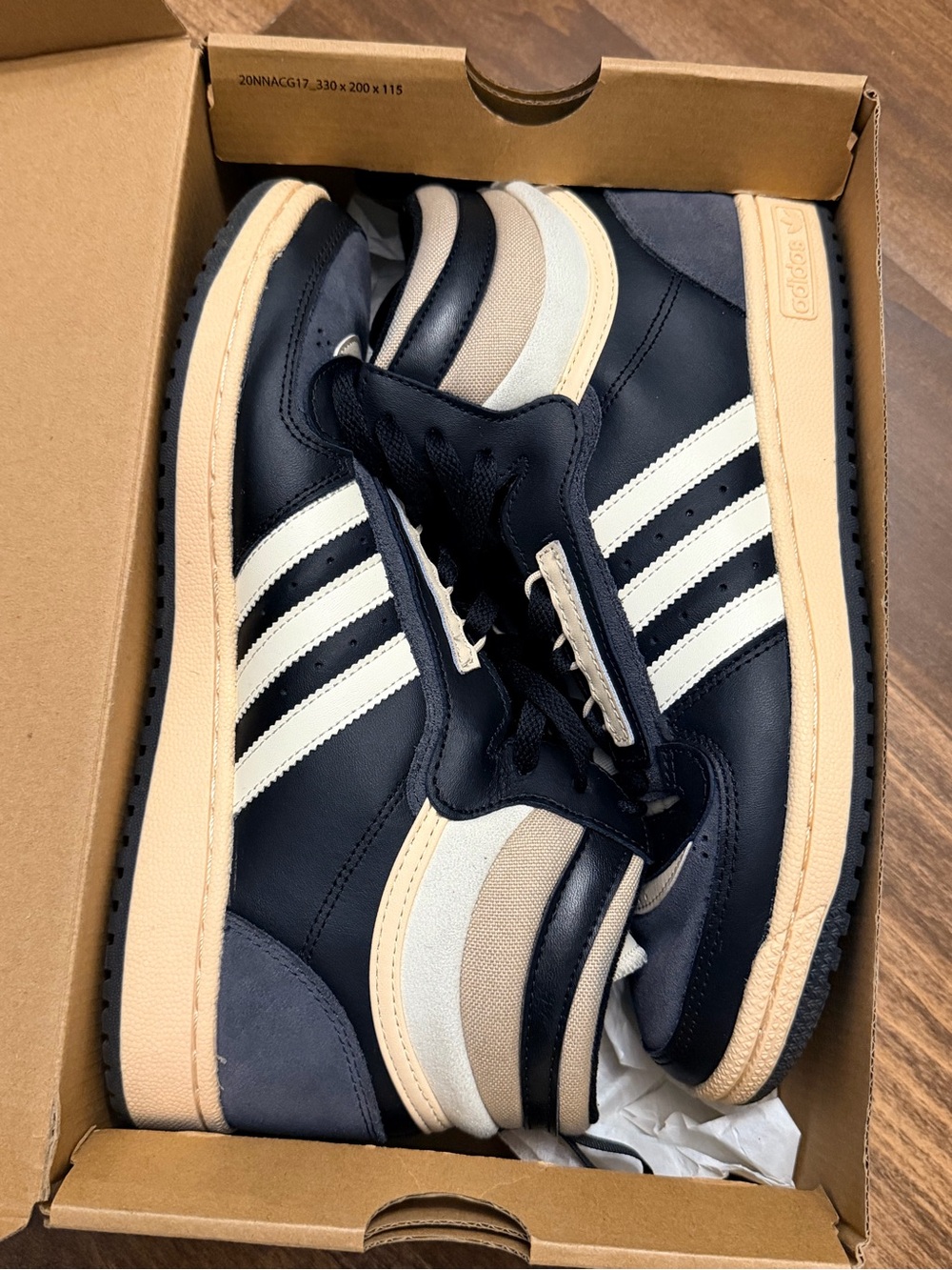 Excellent condition men’s Adidas Top Tens